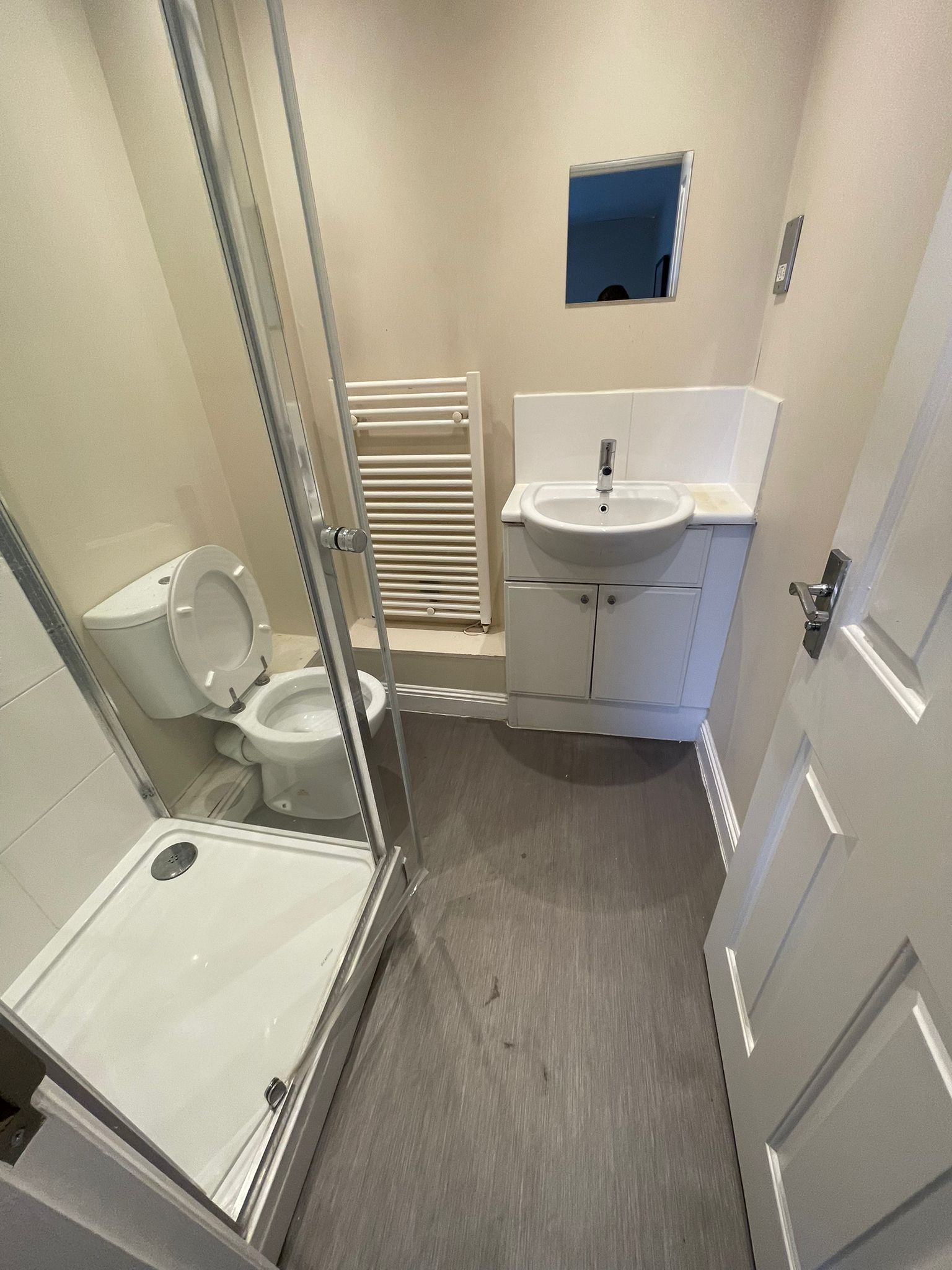 End of tenancy cleaning - bathroom cleaned to a high standard